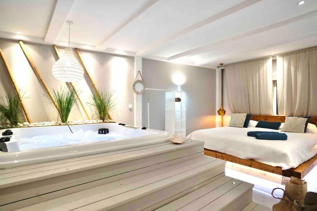 Luxuryvilla With Private Heated Pool And Spa 7P Quarteira Kültér fotó