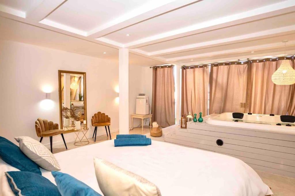 Luxuryvilla With Private Heated Pool And Spa 7P Quarteira Kültér fotó