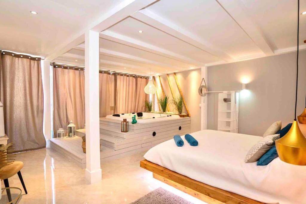 Luxuryvilla With Private Heated Pool And Spa 7P Quarteira Kültér fotó