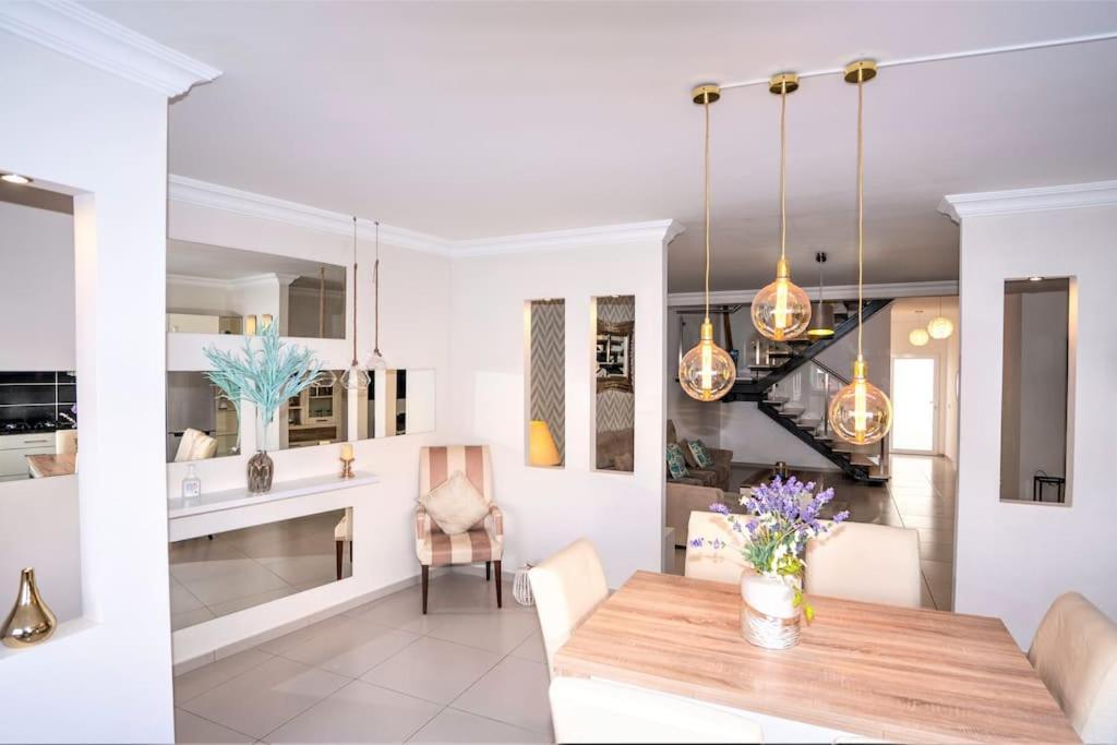 Luxuryvilla With Private Heated Pool And Spa 7P Quarteira Kültér fotó