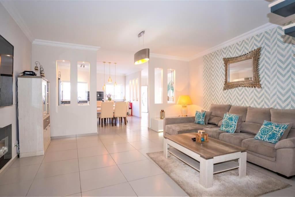 Luxuryvilla With Private Heated Pool And Spa 7P Quarteira Kültér fotó