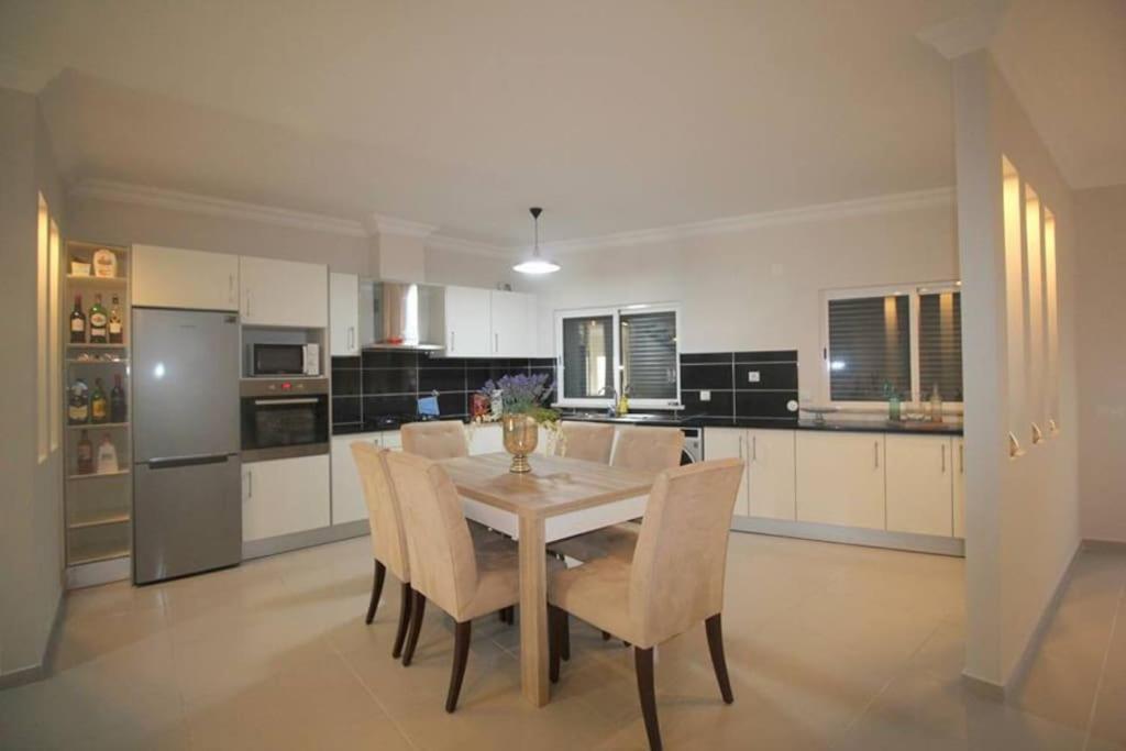 Luxuryvilla With Private Heated Pool And Spa 7P Quarteira Kültér fotó