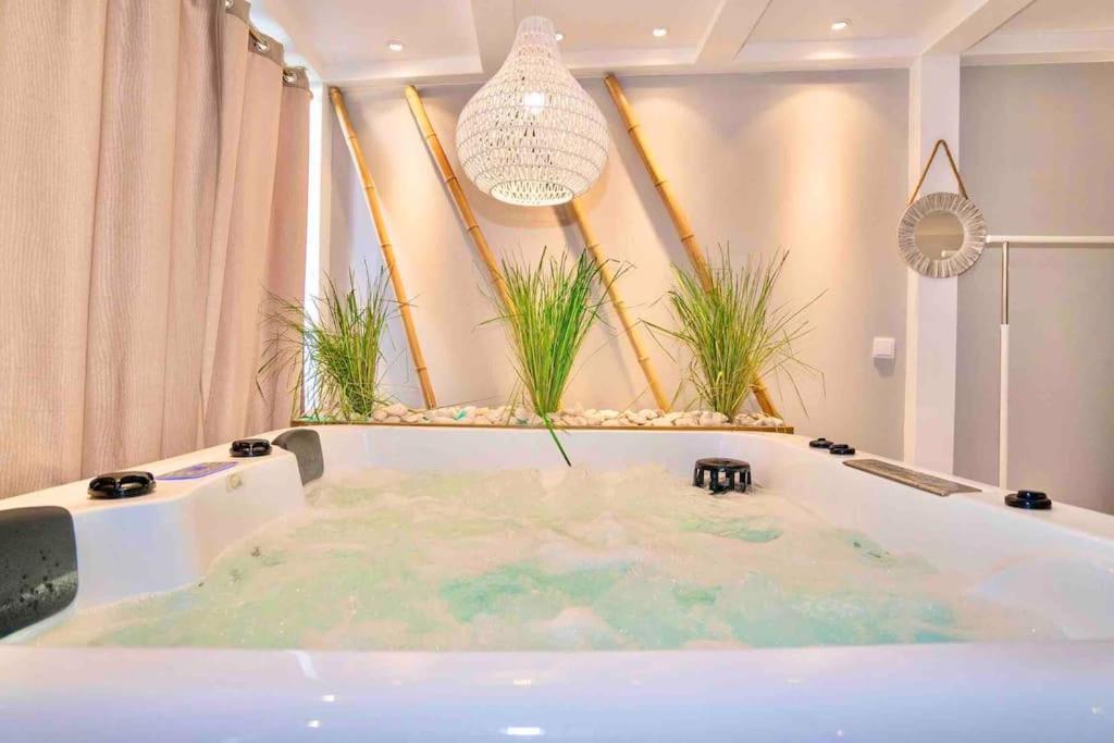 Luxuryvilla With Private Heated Pool And Spa 7P Quarteira Kültér fotó