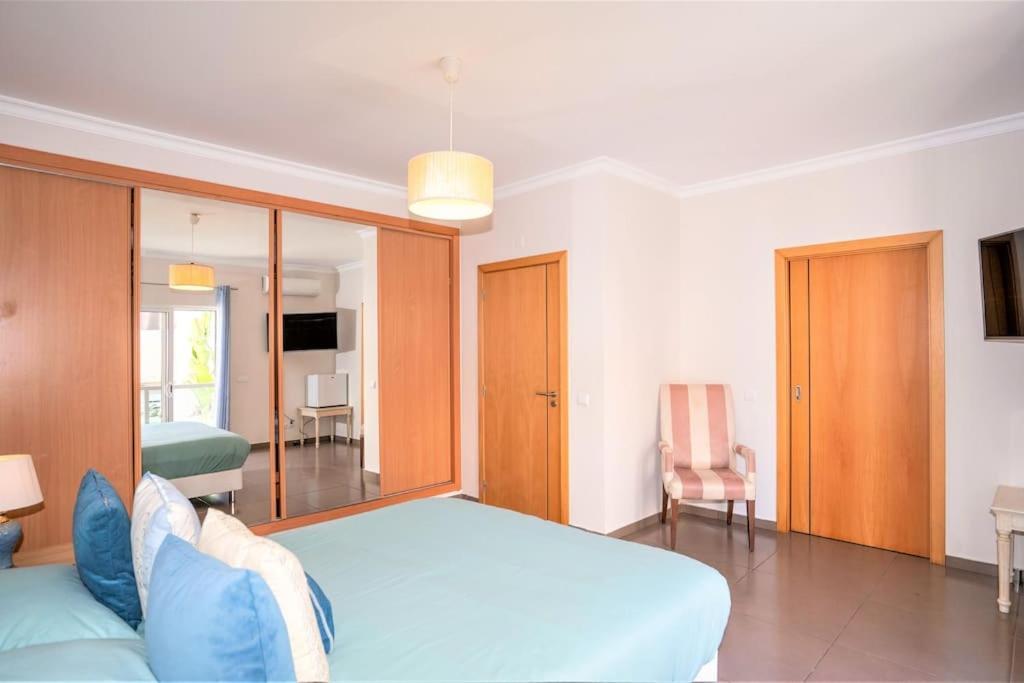 Luxuryvilla With Private Heated Pool And Spa 7P Quarteira Kültér fotó
